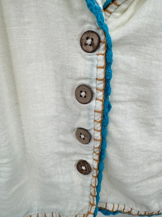 Urban Outfitters Top Rowan Embroidered Button Down Boxy Shirt XS - Picture 5 of 11